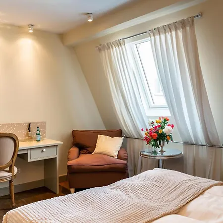 Friedrich von Schiller Hotel-2